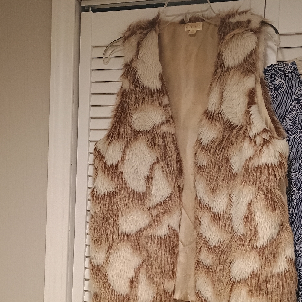 Decree Faux Fur Vest in Cream and Brown